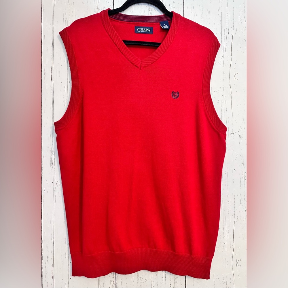 CHAPS Men’s Red Sweater Vest Navy Crest Size M